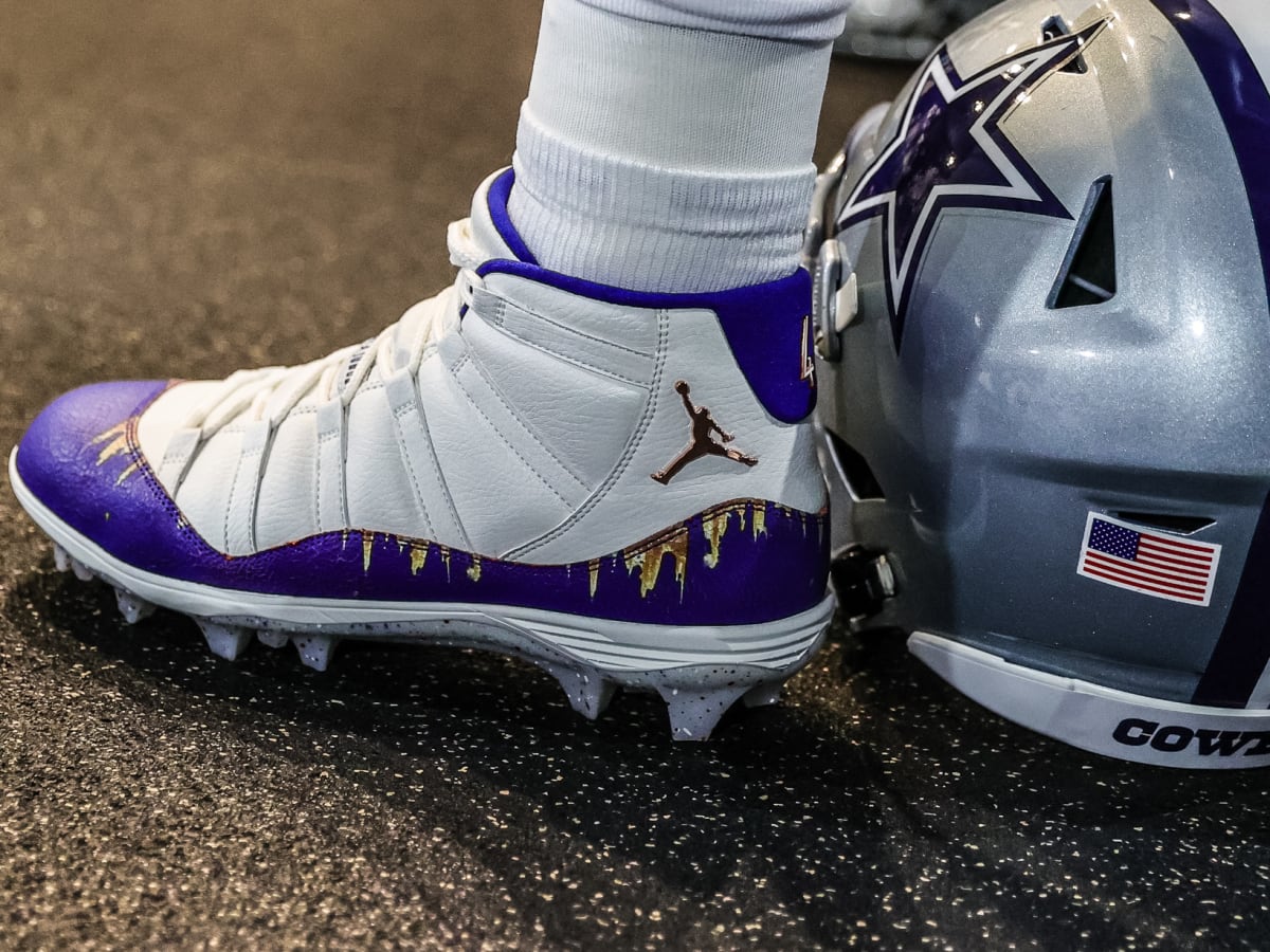 Nice Kicks on X: Dak Prescott wearing Cowboys-colored Jordan 6 PE cleats ✭   / X