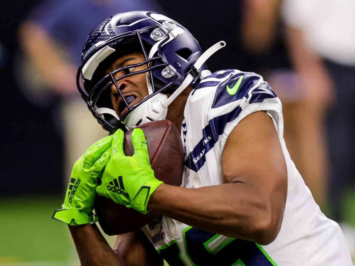 Seattle Seahawks Tyler Lockett breaks finger vs. 49ers