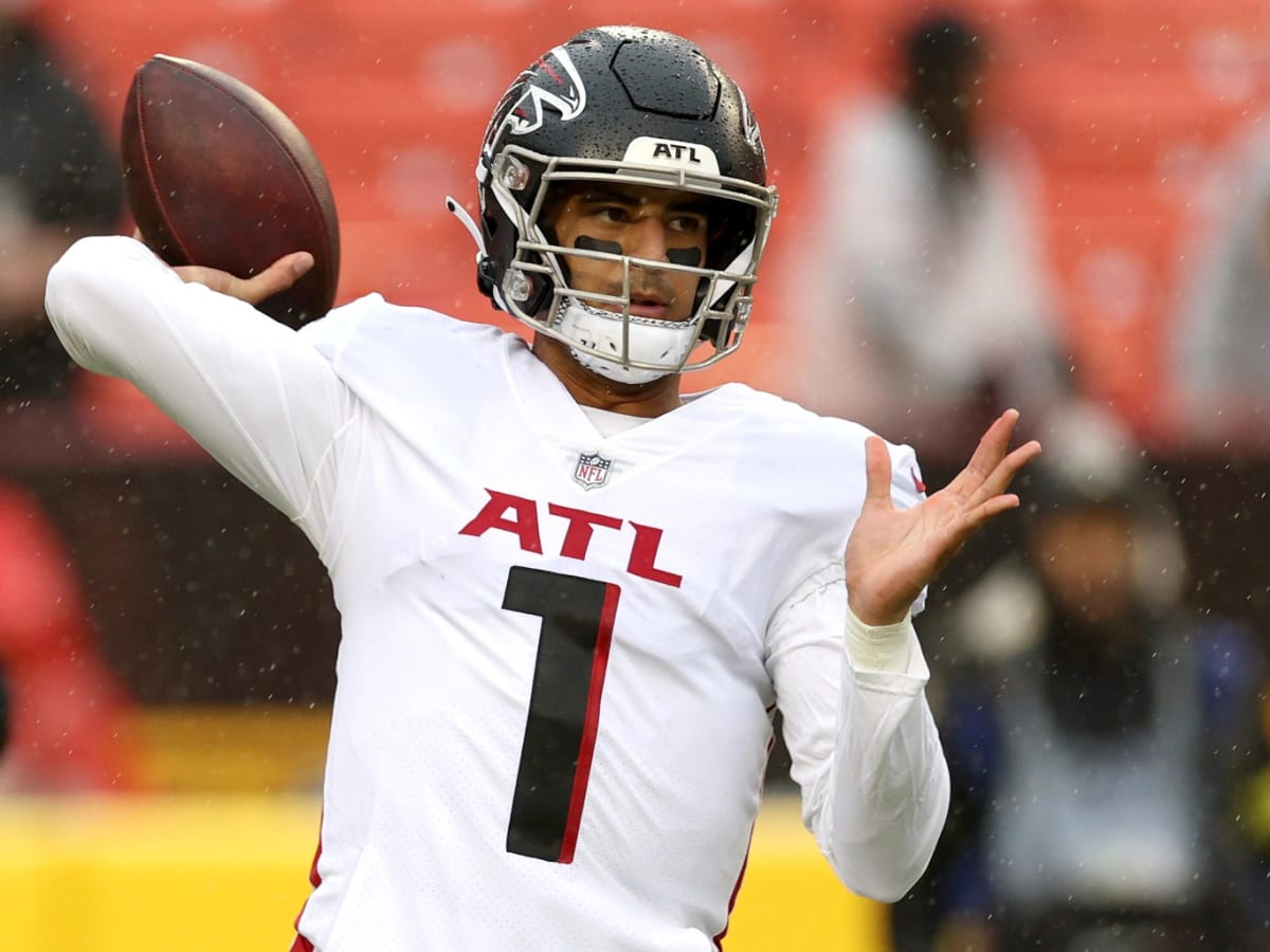 Atlanta Falcons: Marcus Mariota terribly inaccurate throwing to two stars