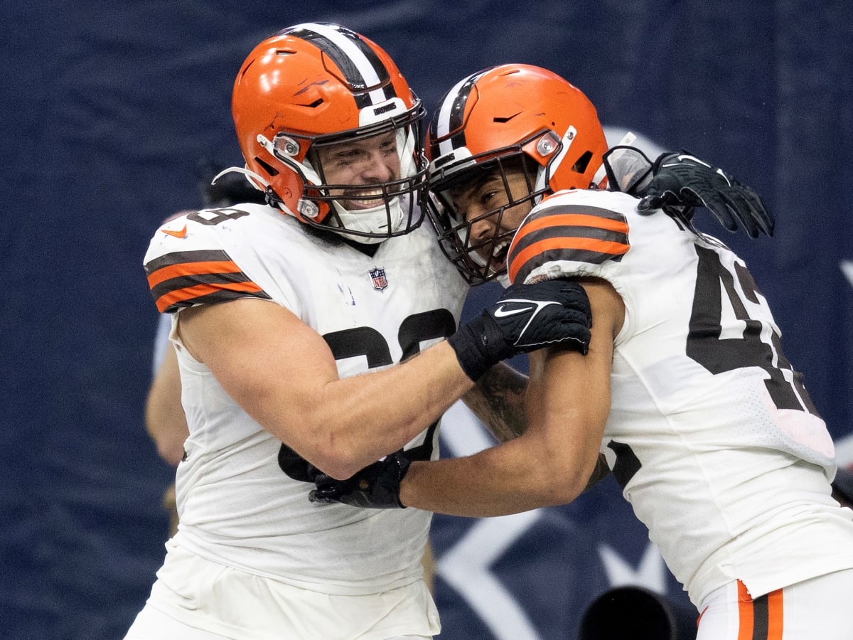 Chase Winovich lets fans pick his nice new Browns number