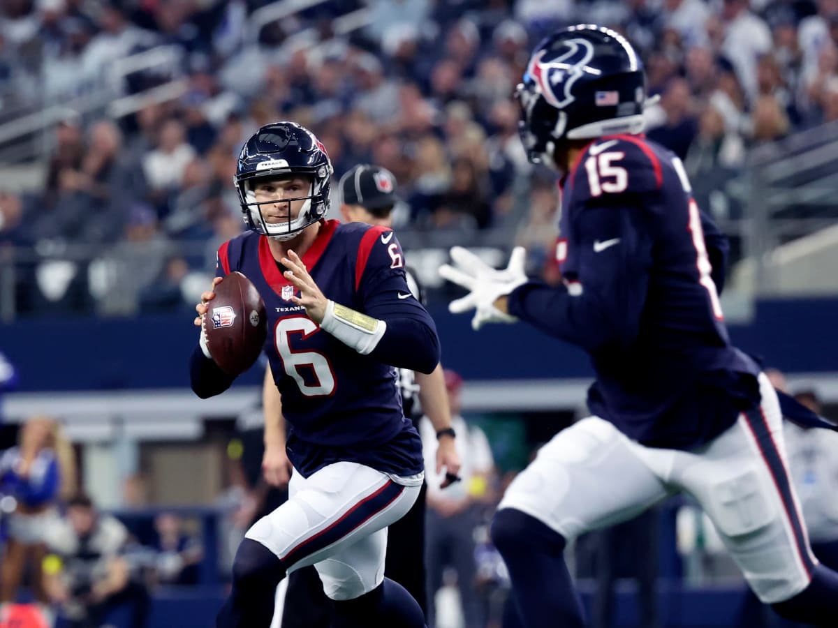 Texans HC Lovie Smith announces Davis Mills will return as starting QB vs.  Cowboys in Week 14