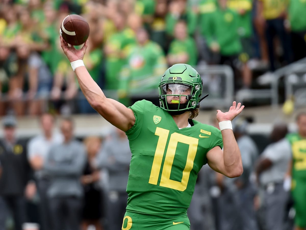 In 2019, Bo Nix lead Auburn to a comeback win against Oregon, whose QB at  the time was Justin Herbert. Bo Nix is now Oregon's starting…