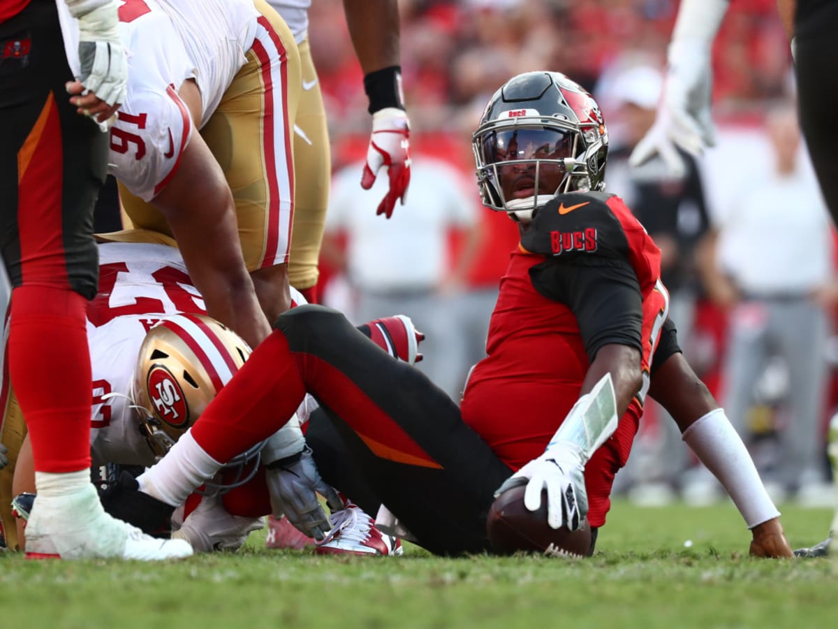 Early penalties set the tone for Bucs' letdown to 49ers