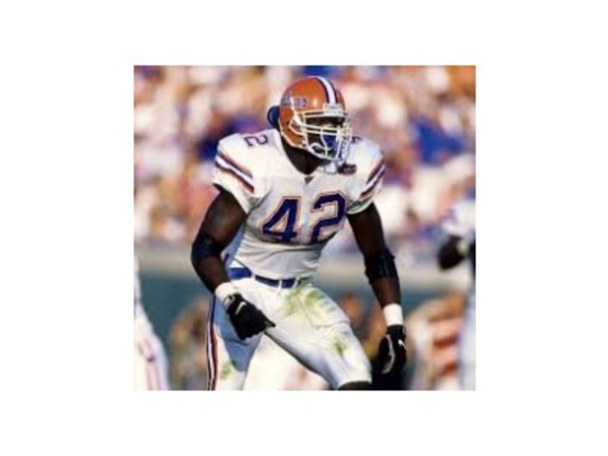 Kearse chosen as SEC Football Legend for Florida 