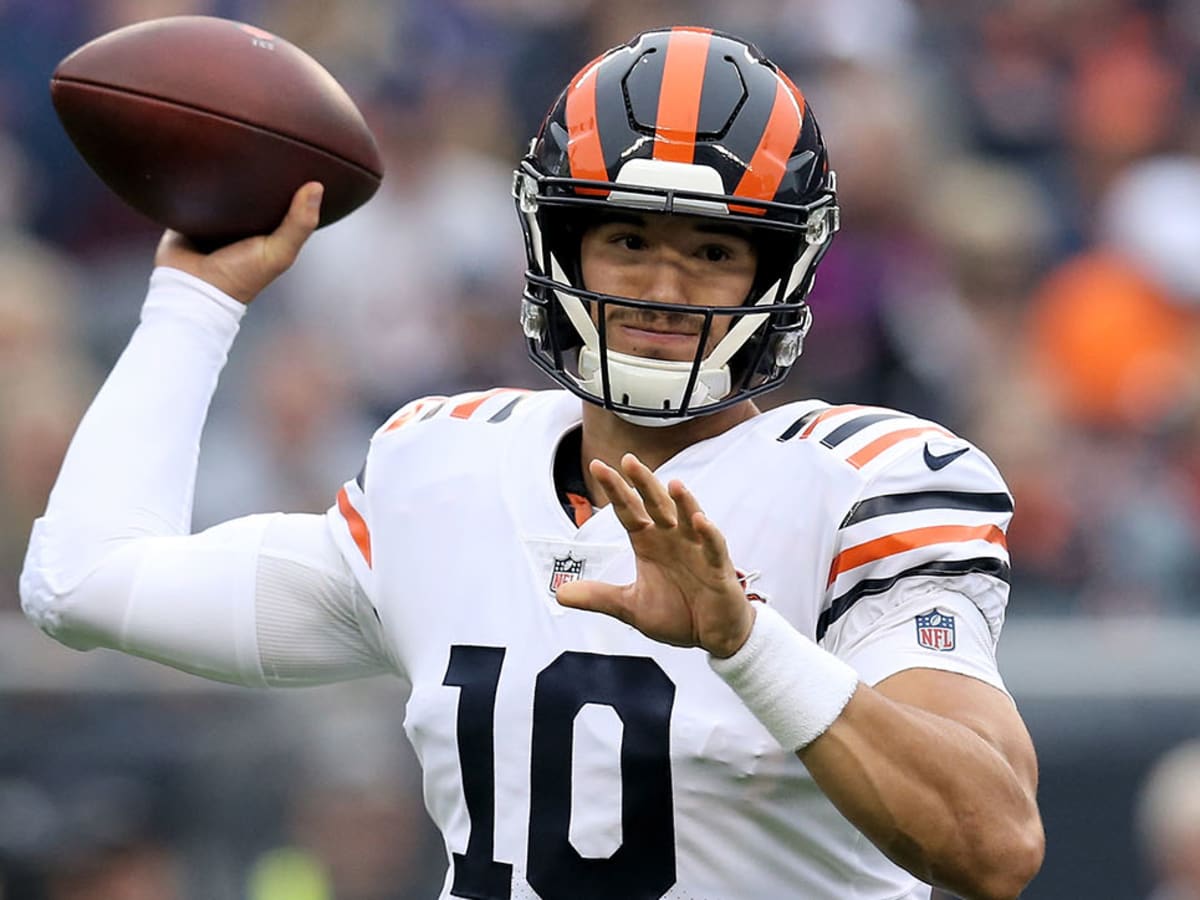 Mitch Trubisky injury: Bears quarterback has dislocated shoulder, slight  labrum tear, ESPN reports - ABC7 Chicago