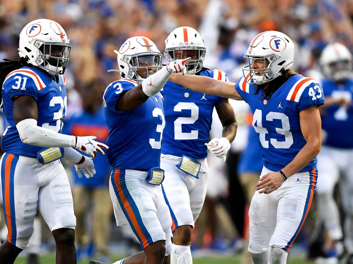 Chomping at Bits: Florida wearing all-white vs. FAU; Auburn