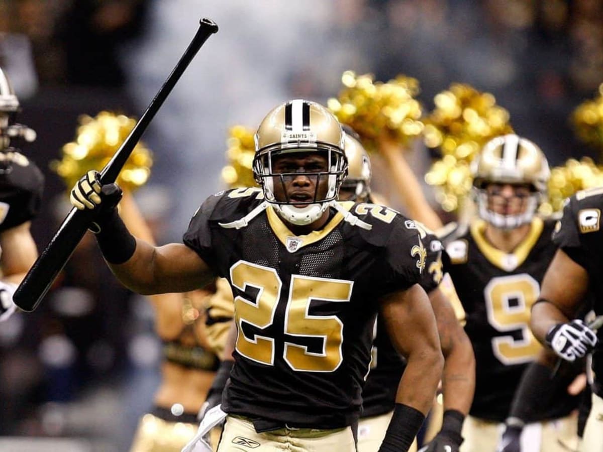 Video: Reggie Bush leads Superdome in Who Dat chant before Saints playoff  game