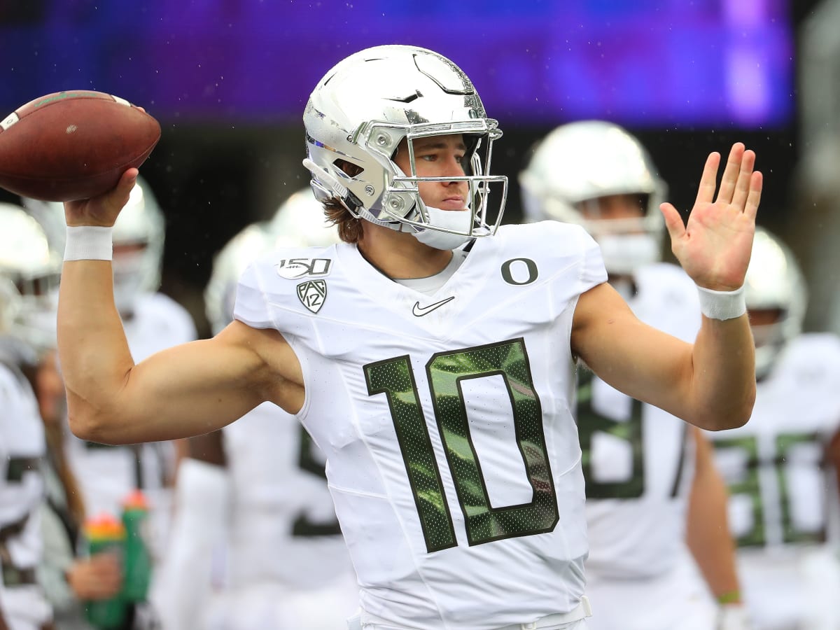 Oregon football: Justin Herbert puts name back in Heisman race vs. Nevada