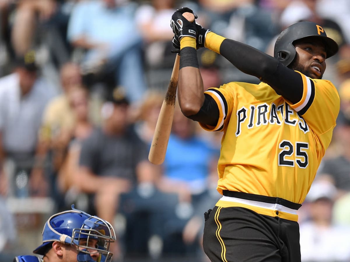 Analysis: Why Ke'Bryan Hayes' defense could make his extension a massive  bargain for the Pirates