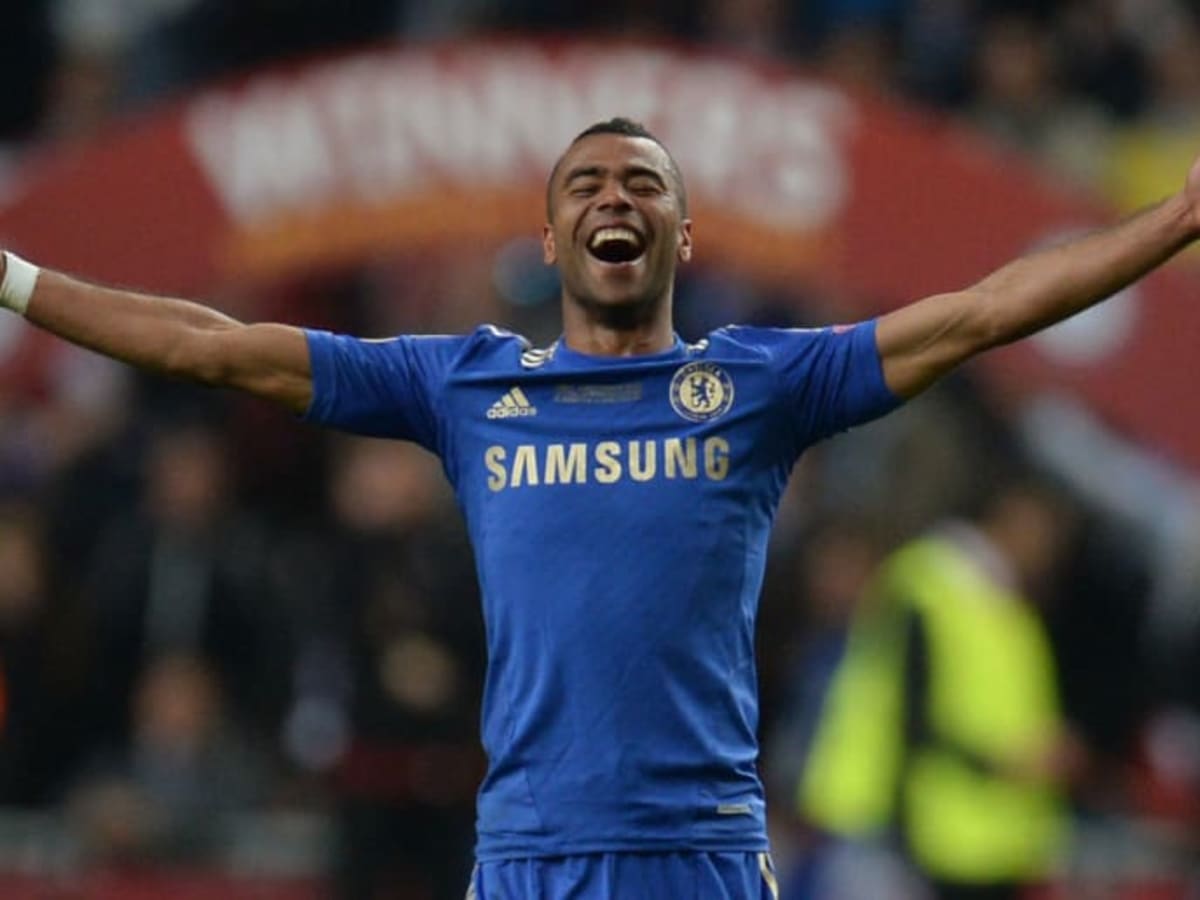 Ashley Cole makes his point as Chelsea take all three, Premier League