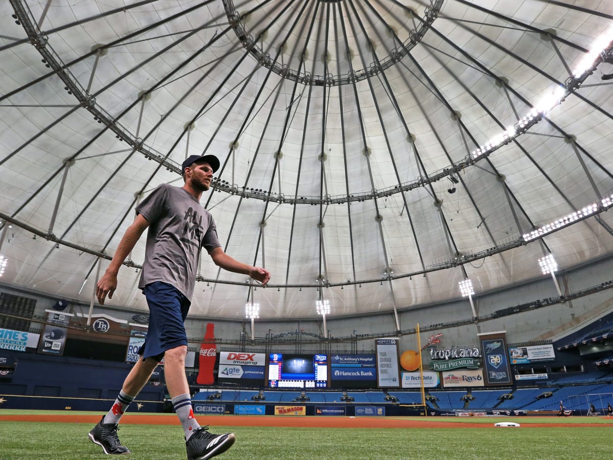 Tropicana Field lights up in blue to honor first responders