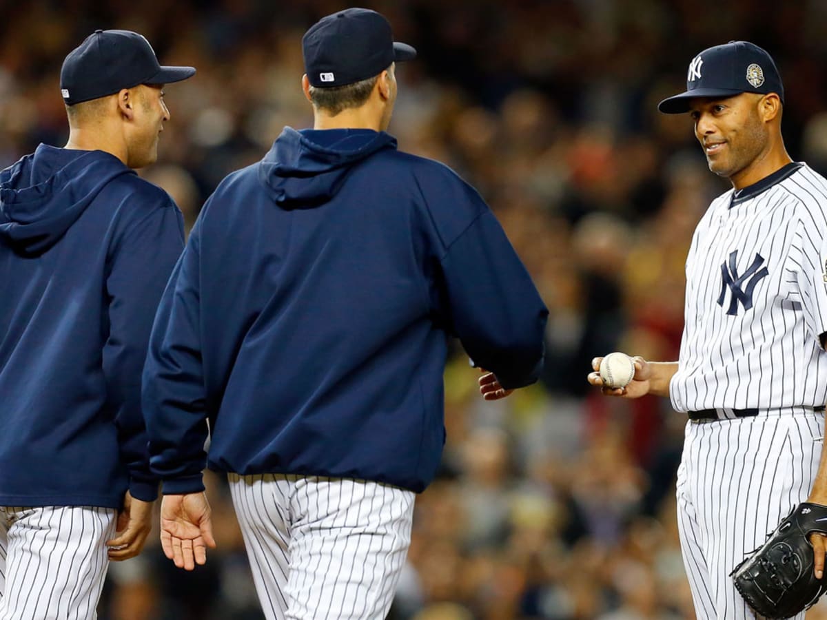 Mariano Rivera's Hall of Fame career ended with Derek Jeter, Andy Pettitte  pulling him from game - Sports Illustrated