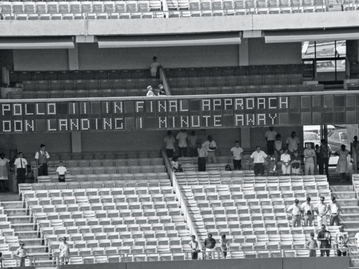 OTD: Apollo 11 Moon Landing and Gaylord Perry's First Home Run, by San  Francisco Giants