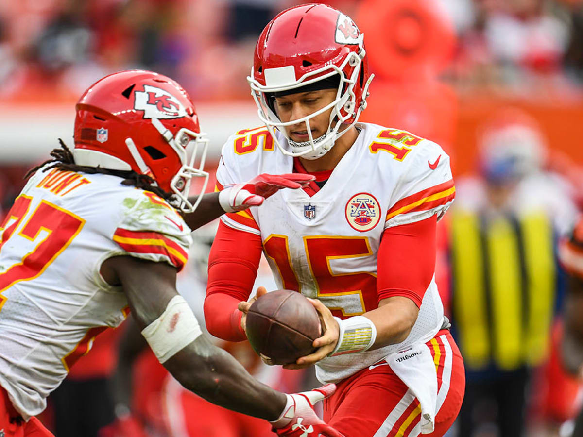 Kareem Hunt: Patrick Mahomes discusses RB signing with Browns - Sports  Illustrated