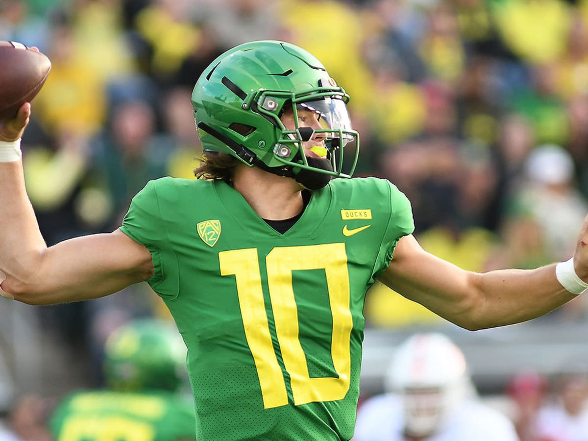 Justin Herbert, Troy Dye are back to complete Oregon football's