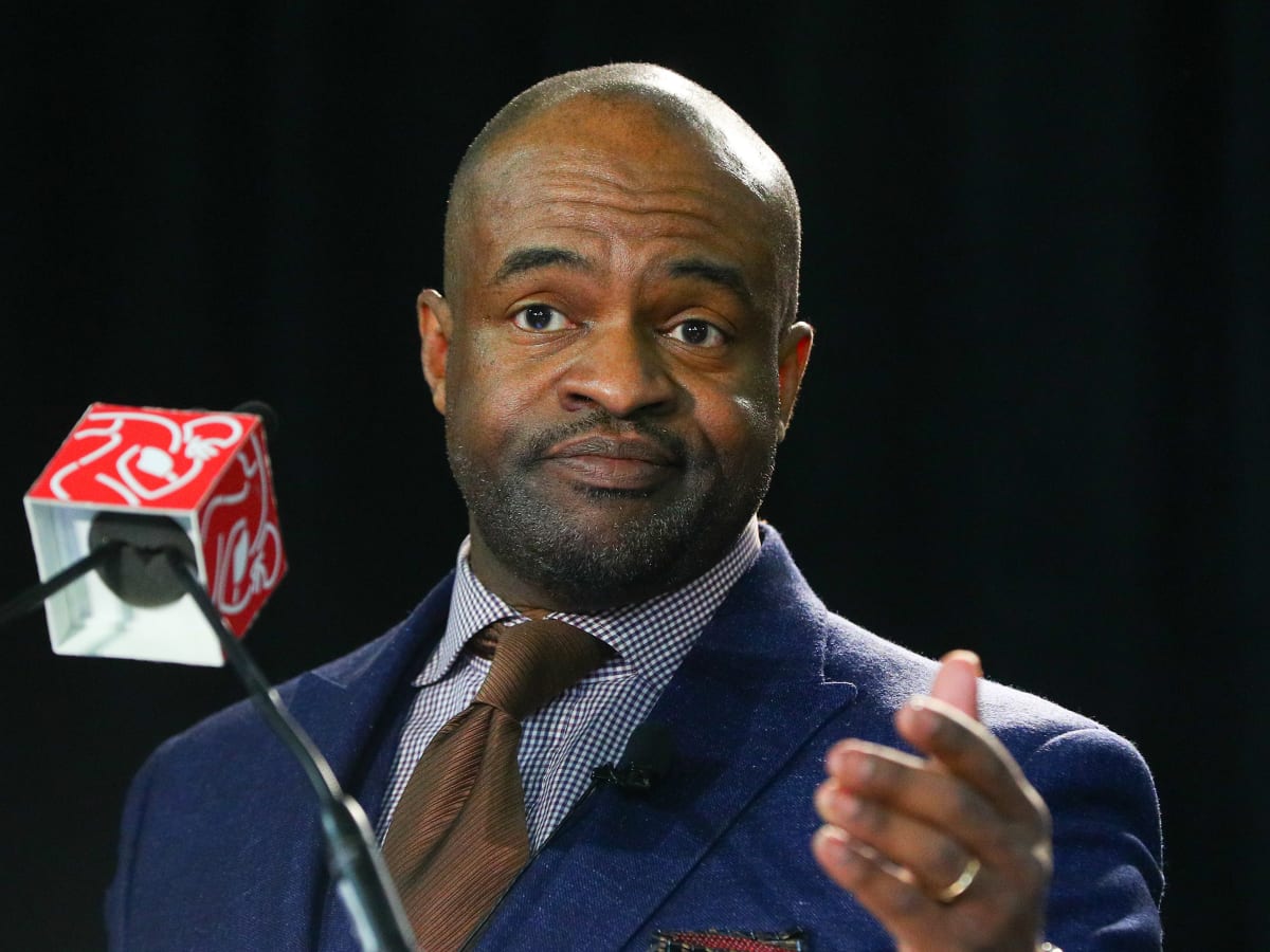 NFL notes: NFLPA head DeMaurice Smith calls a work stoppage in