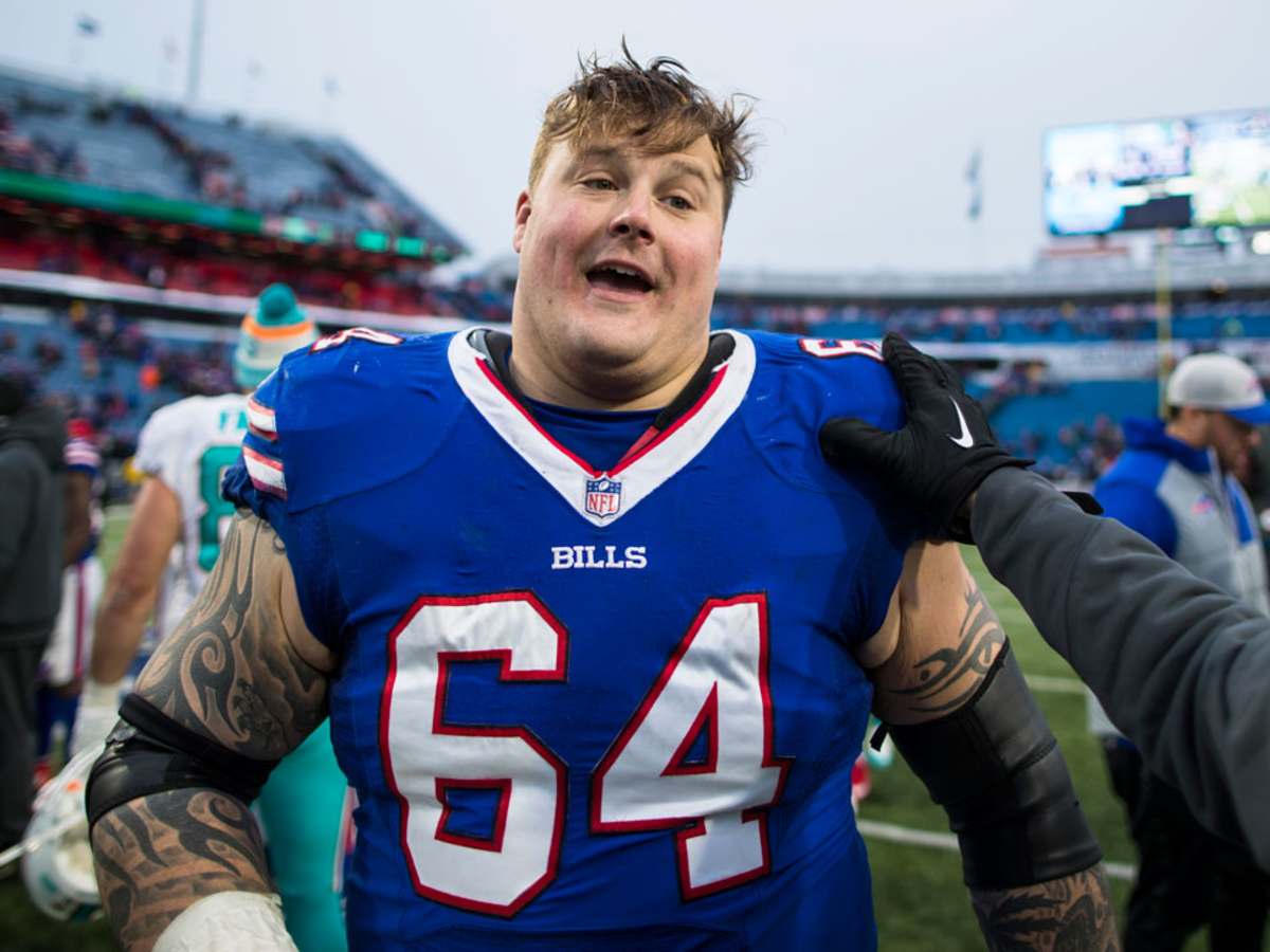 Bills reach deal to re-sign Incognito to 3-year contract