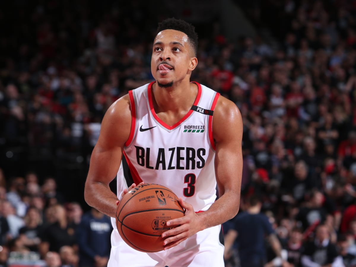 Blazers formally sign former Lehigh star C.J. McCollum to contract