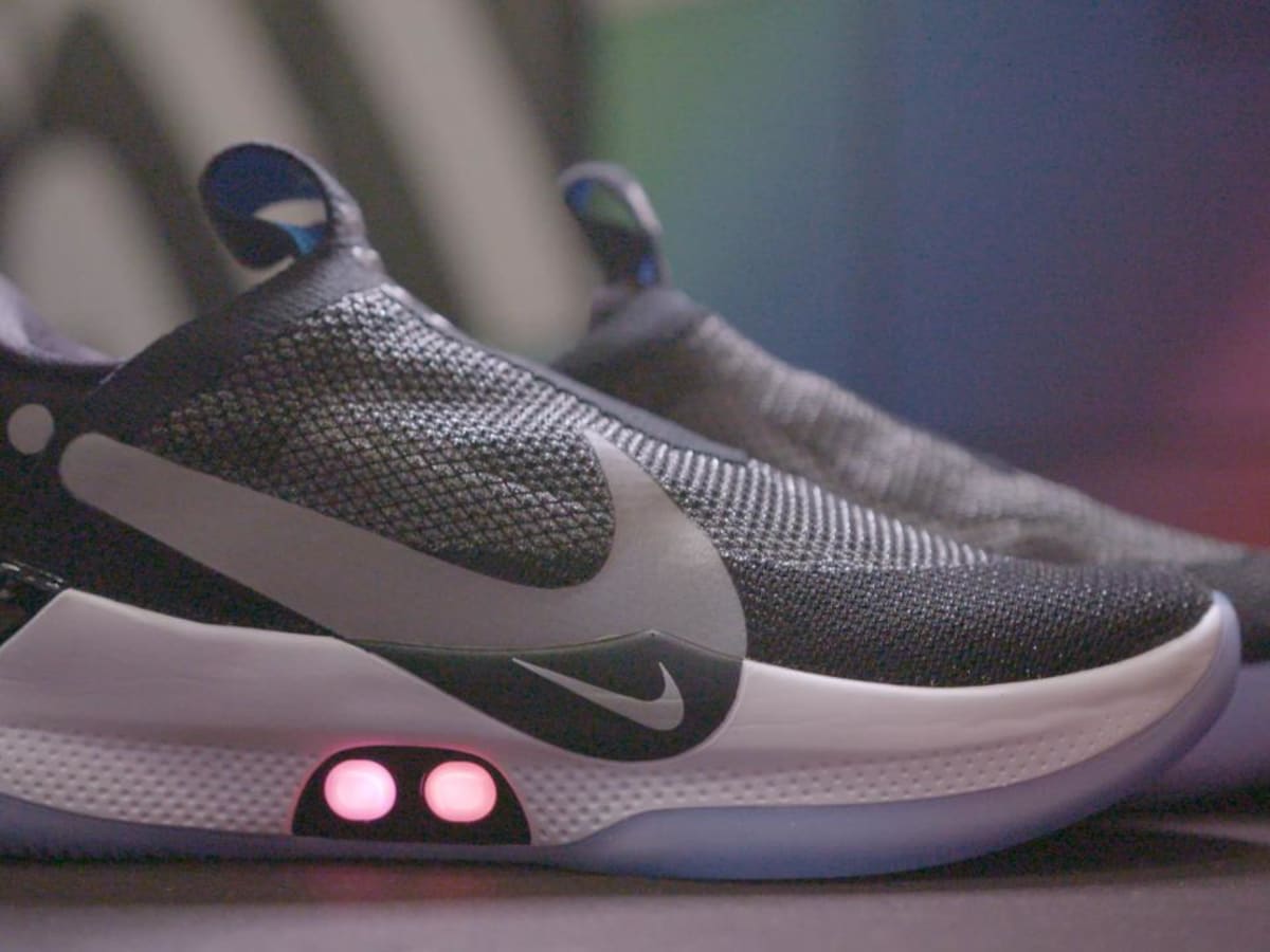 pakistaní equivocado Planificado Nike self-lacing basketball shoes: First look - Sports Illustrated
