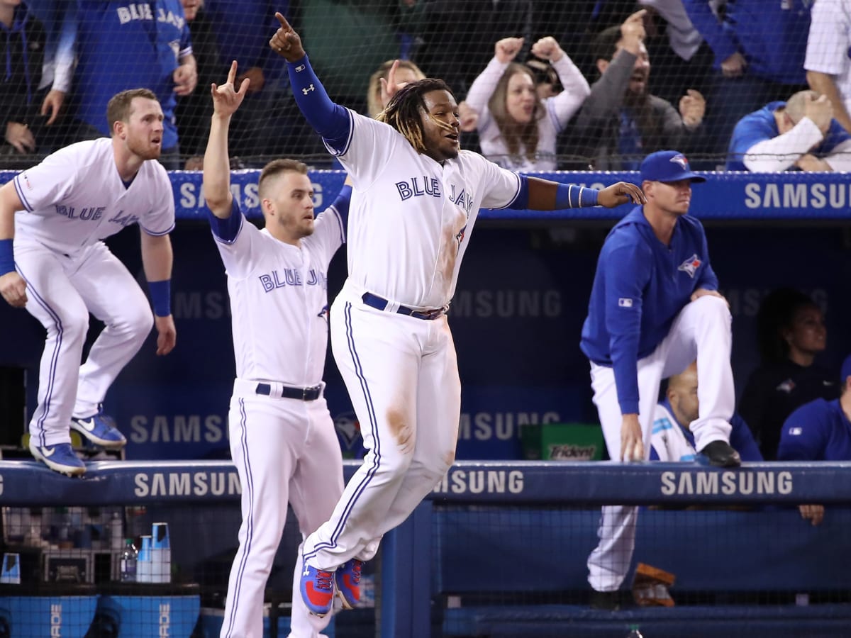 Vlad Guerrero Jr. wears father's Expos jersey to debut