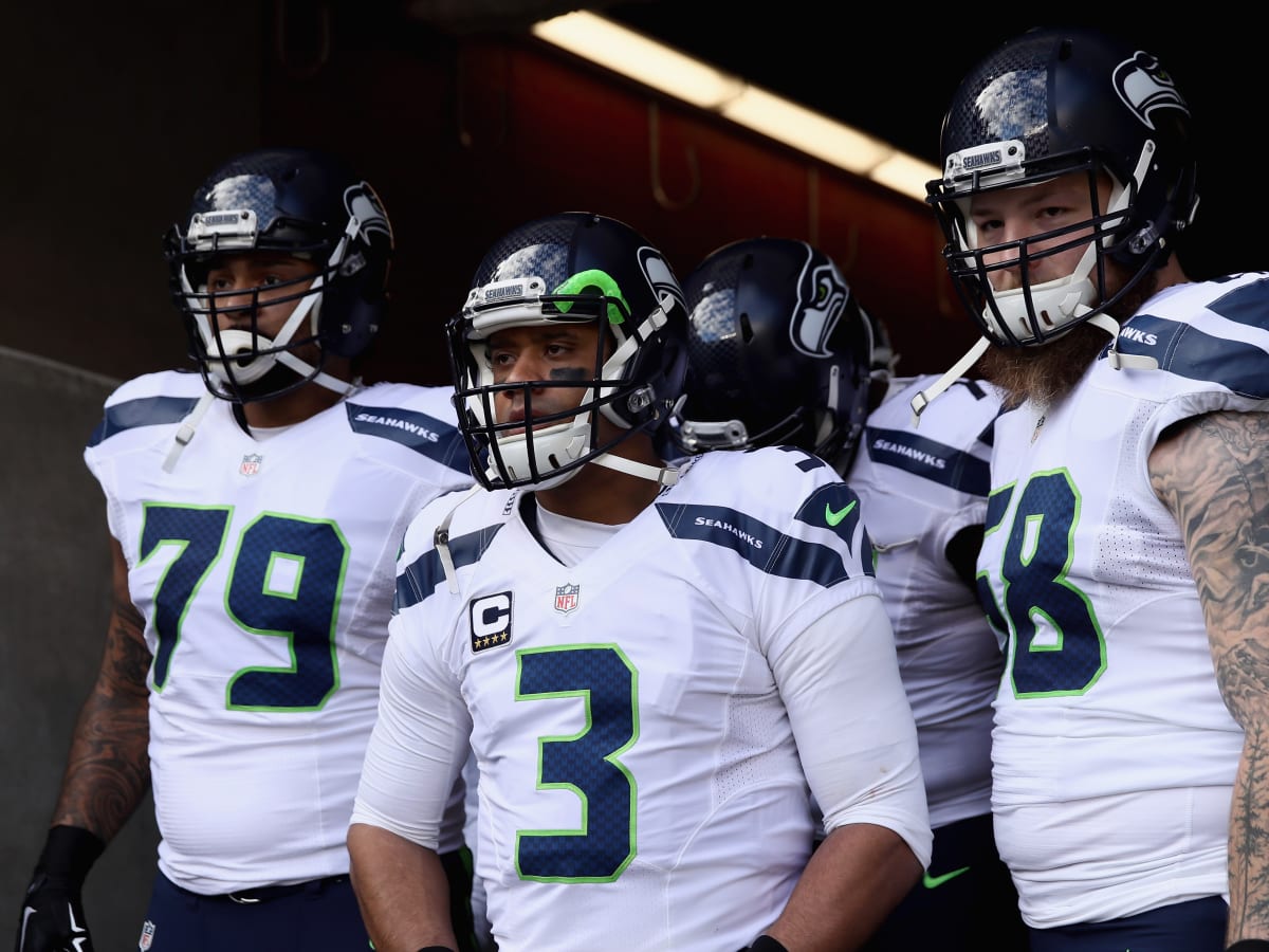 Russell Wilson gives Seahawks lineman  stock after new contract -  Sports Illustrated