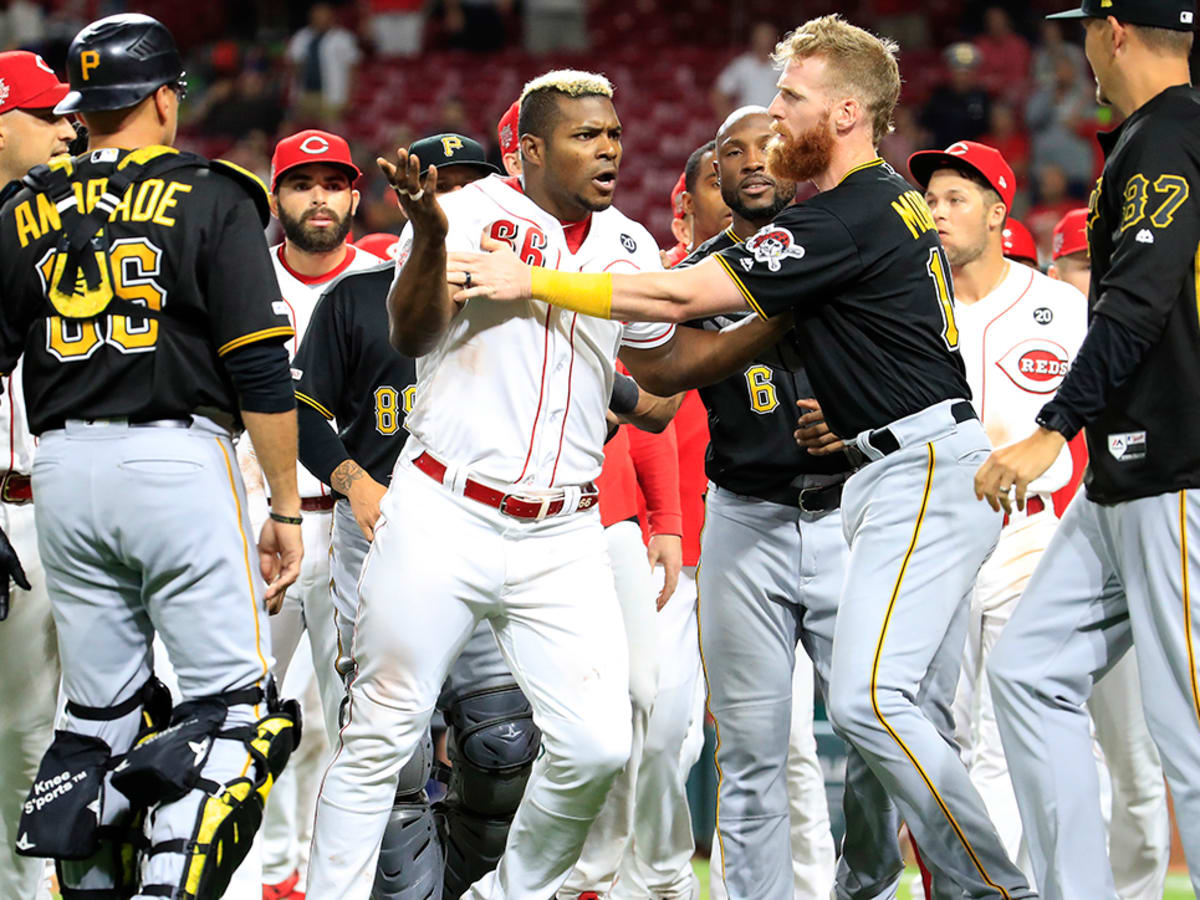 Yasiel Puig And Joey Votto Went Without Sleeves For Their Game Against The  Indians [PHOTOS]