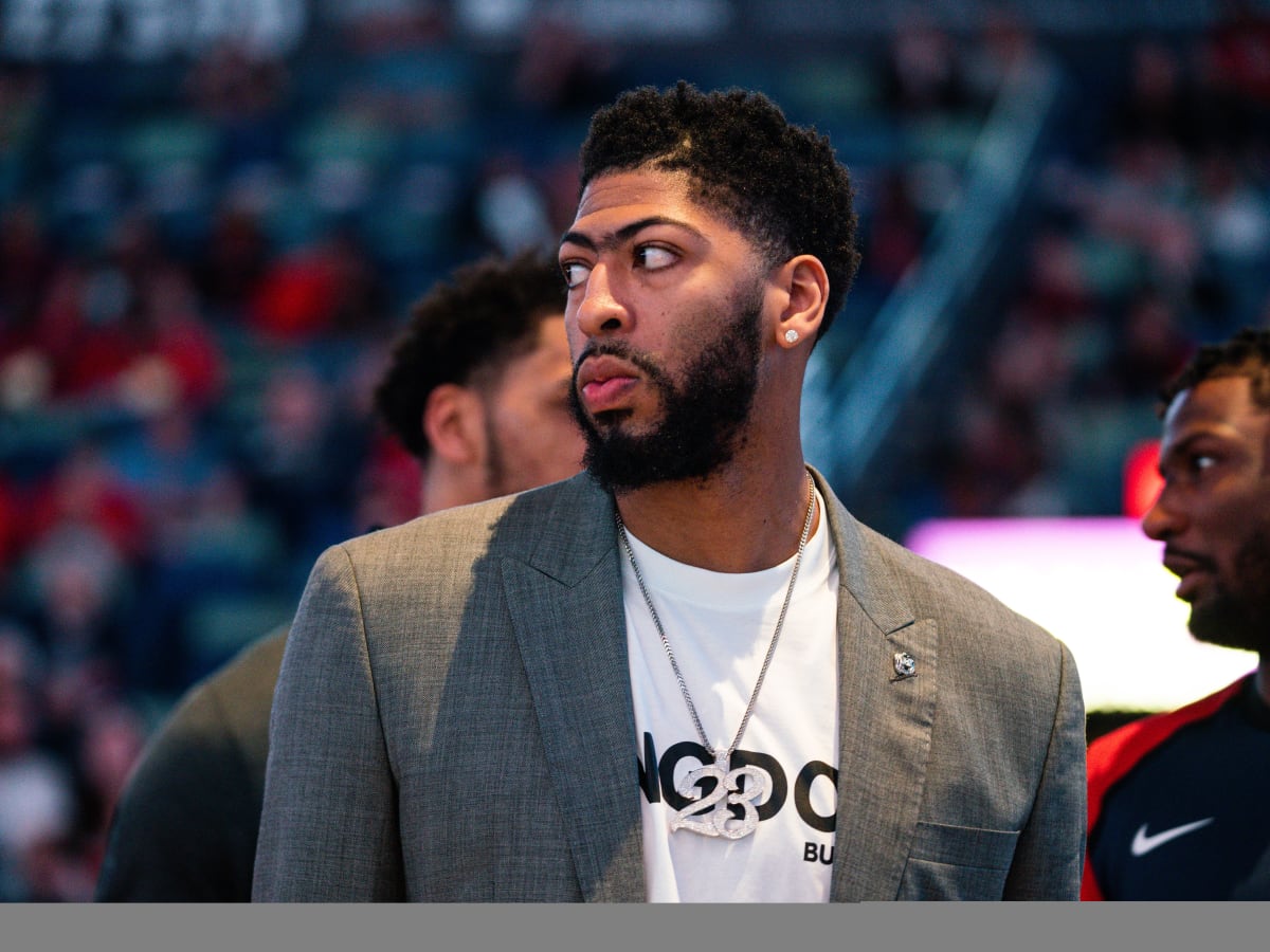 Anthony Davis Wearing a Hornets Hat Invites Conspiracy Theories [Picture]