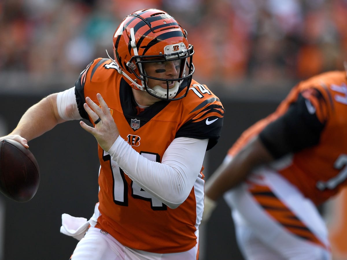 Bengals score 27 straight points for 27-17 win over Dolphins