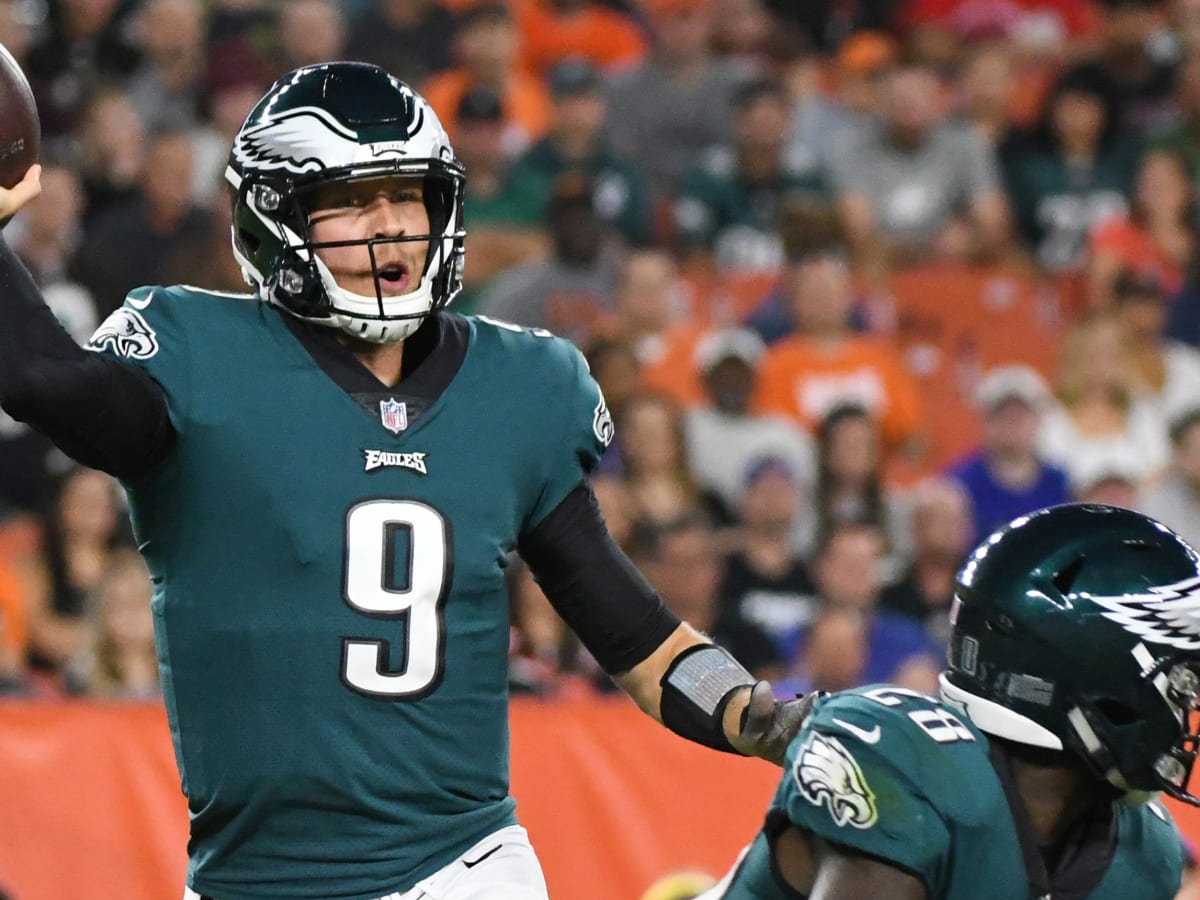 Eagles-Redskins: Carson Wentz's jersey ripped (photos) - SI Kids: Sports  News for Kids, Kids Games and More