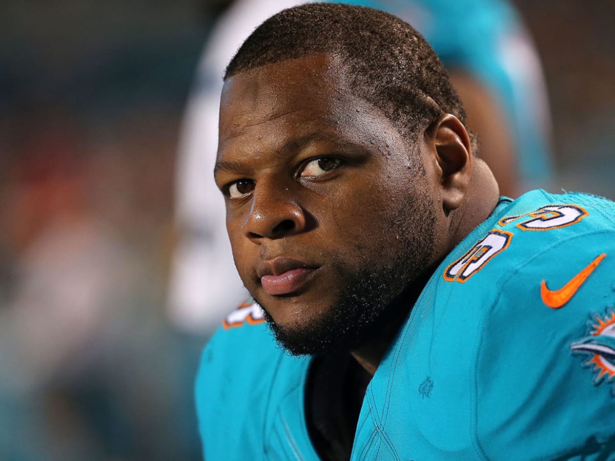 Dolphins to release DT Ndamukong Suh, should Raiders be interested again? -  Silver And Black Pride