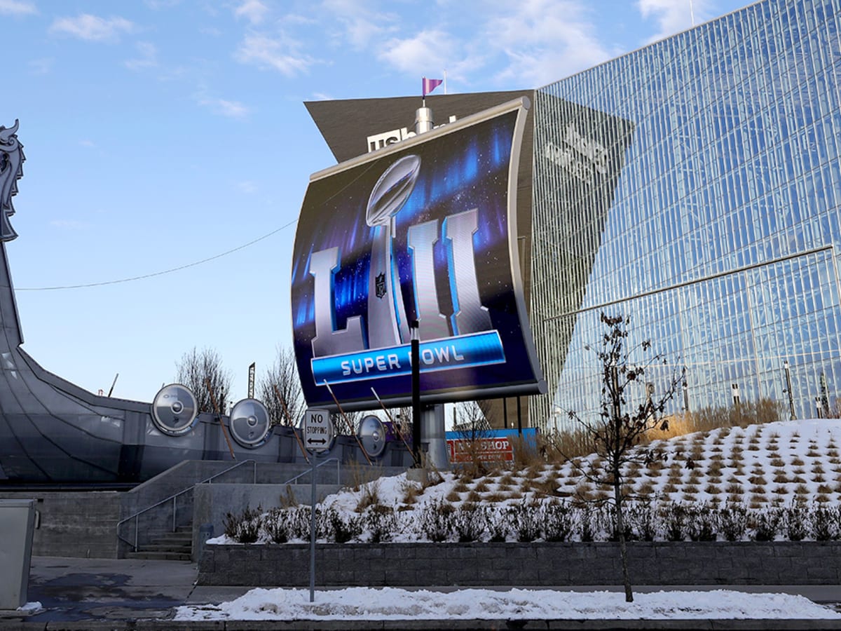 Super Bowl Craigslist Ads: Fans Trading Bourbon, Diamonds for Tickets -  Sports Illustrated