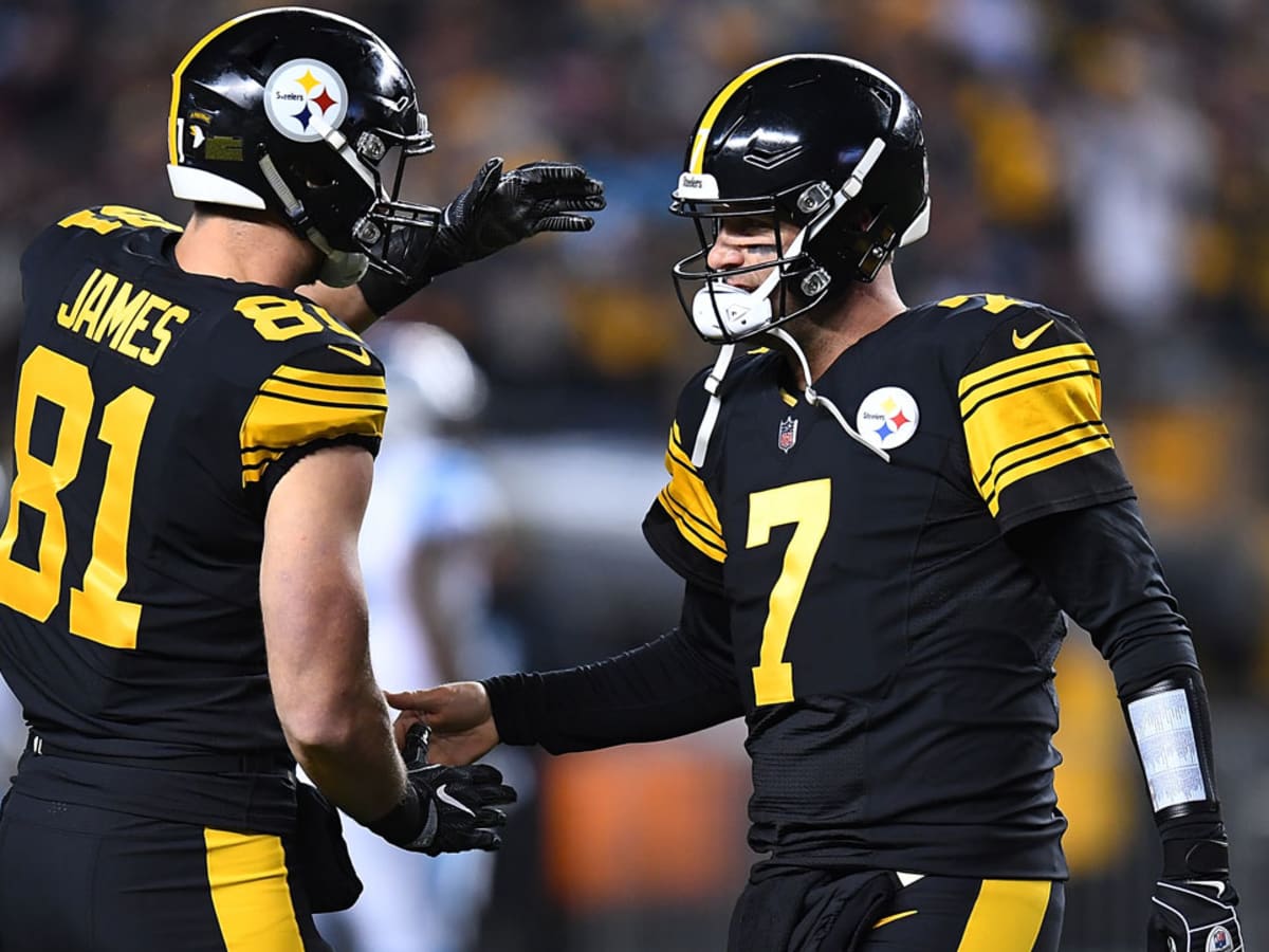 Steelers beat Panthers 52-21