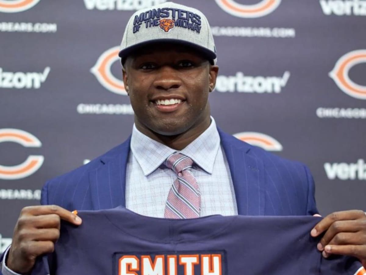 Roquan Smith ends holdout, signs contract