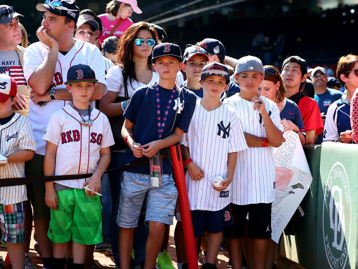 Finding the True Border Between Yankee and Red Sox Nation Using Facebook  Data