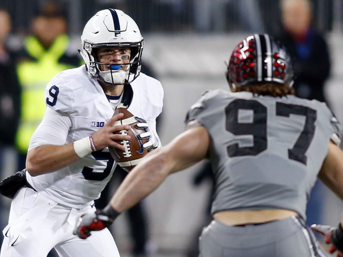 David Sills hauls in deep pass from Clayton Thorson