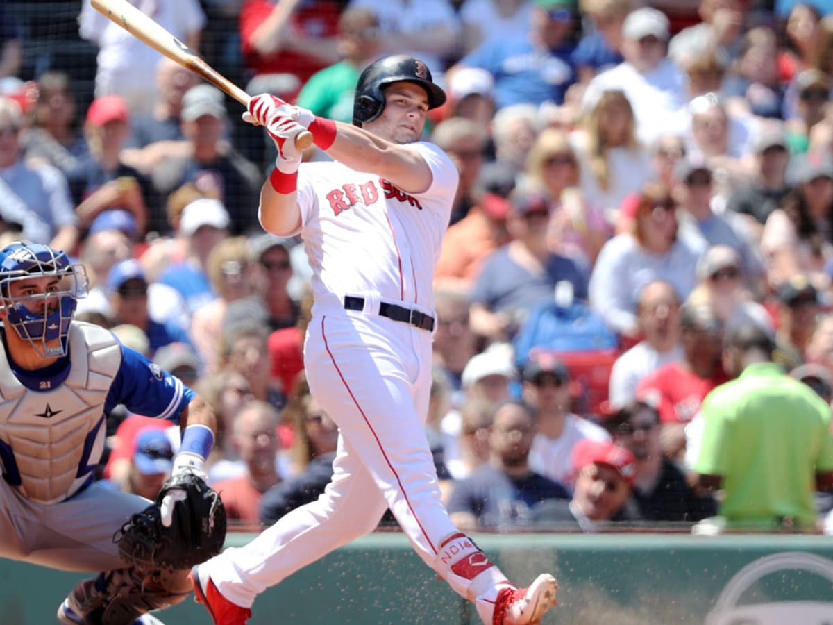 Watch Red Sox rookie Andrew Benintendi hit his first major league home run