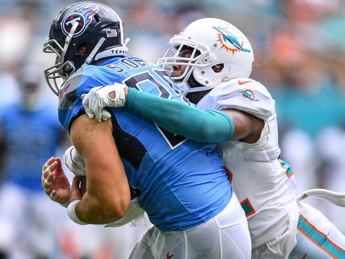 Titans-Dolphins resumes after second lightning delay