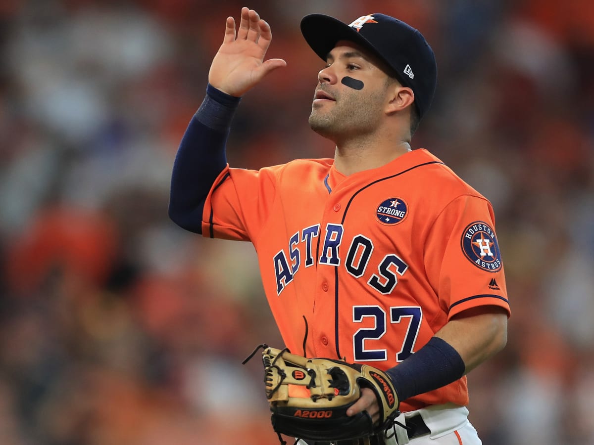 Astros agree to four-year contract extension with Jose Altuve 