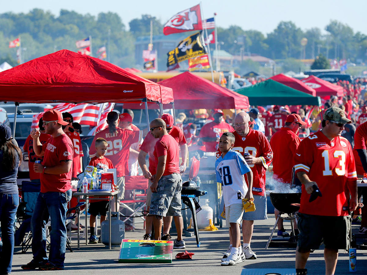 Chiefs new tailgating policy: Fans without tickets have to leave