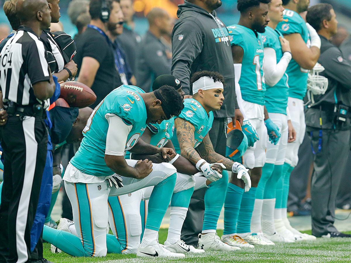 Look: NFL World Reacts To National Anthem Controversy - The Spun: What's  Trending In The Sports World Today