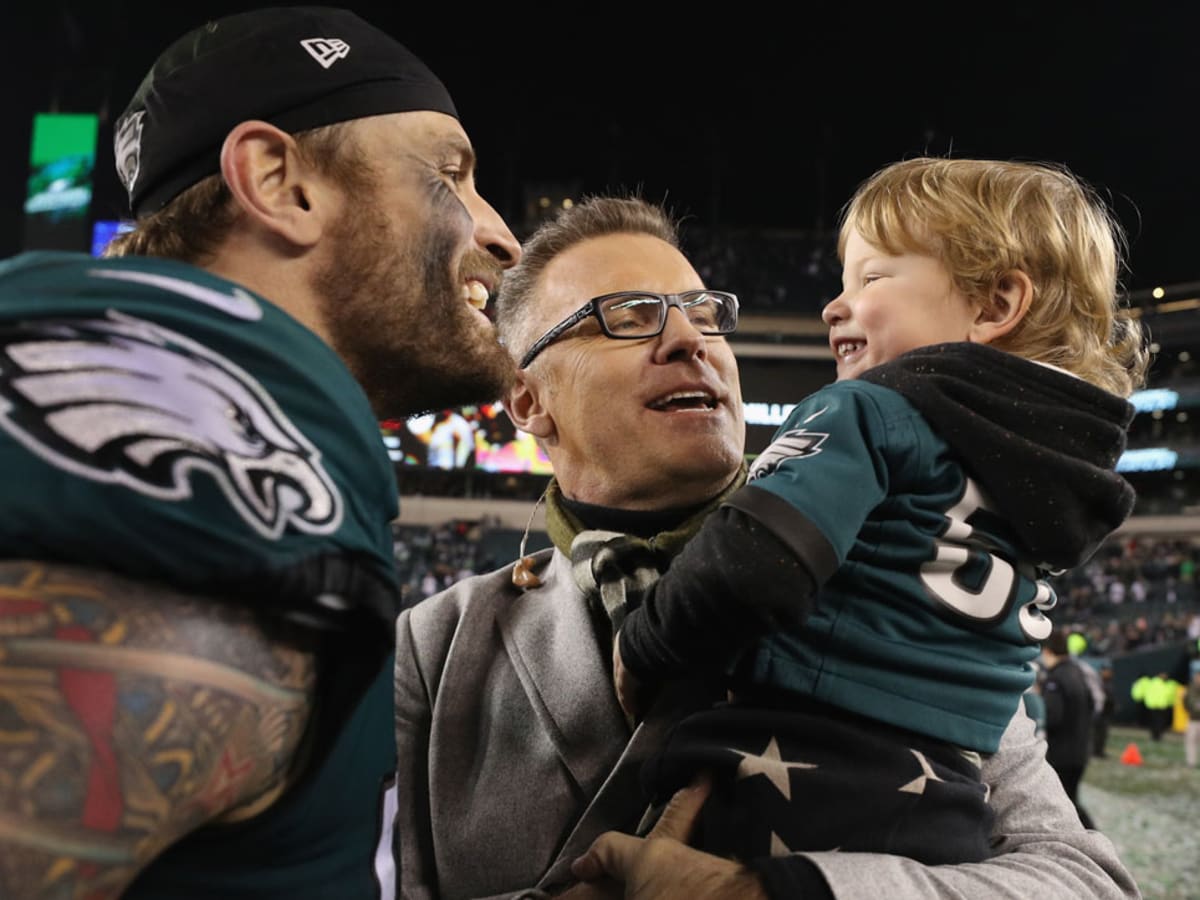 Philadelphia Eagles' Chris Long to Donate Entire Salary to Charity