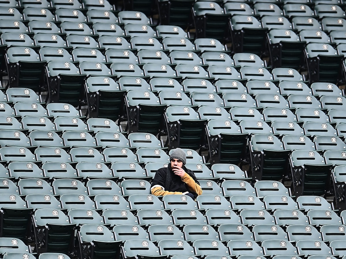 Chicago White Sox low attendance preventing them to pay Illinois