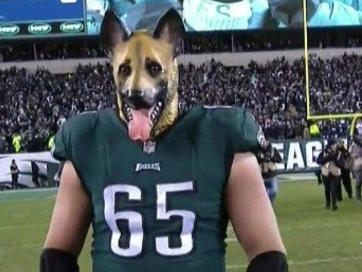 Eagles' Lane Johnson can't keep up with demand for underdog T-shirts