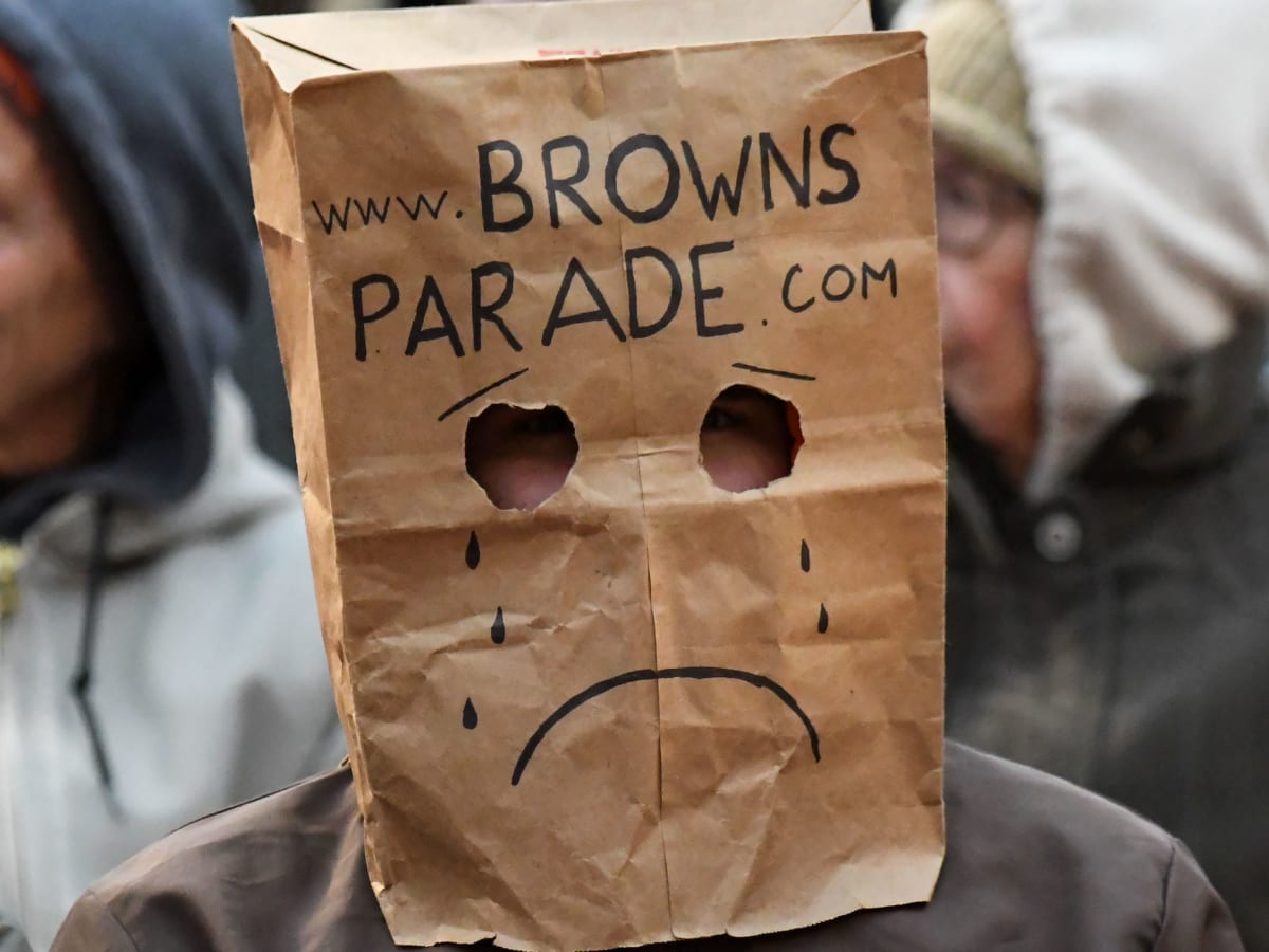 Cleveland Browns Fans Celebrating 0-16 Season with Parade