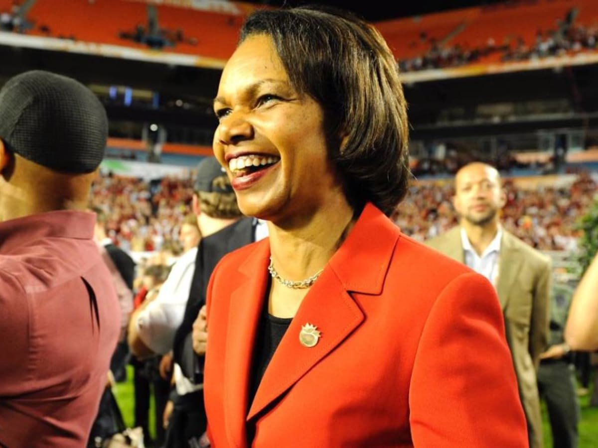 Condoleezza Rice talks Cleveland Browns in press conference