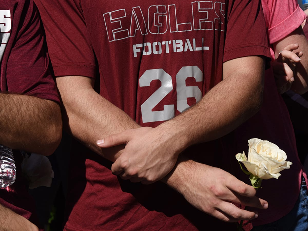 Marjory Stoneman Douglas football team to announce Dolphins picks at NFL  Draft 