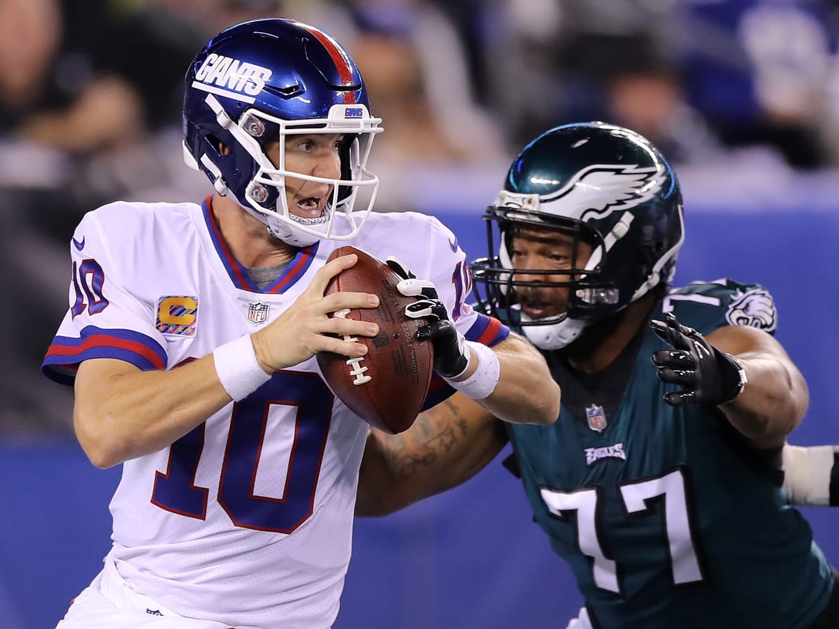 Giants coach Pat Shurmur won't commit to Eli Manning starting in Week 3