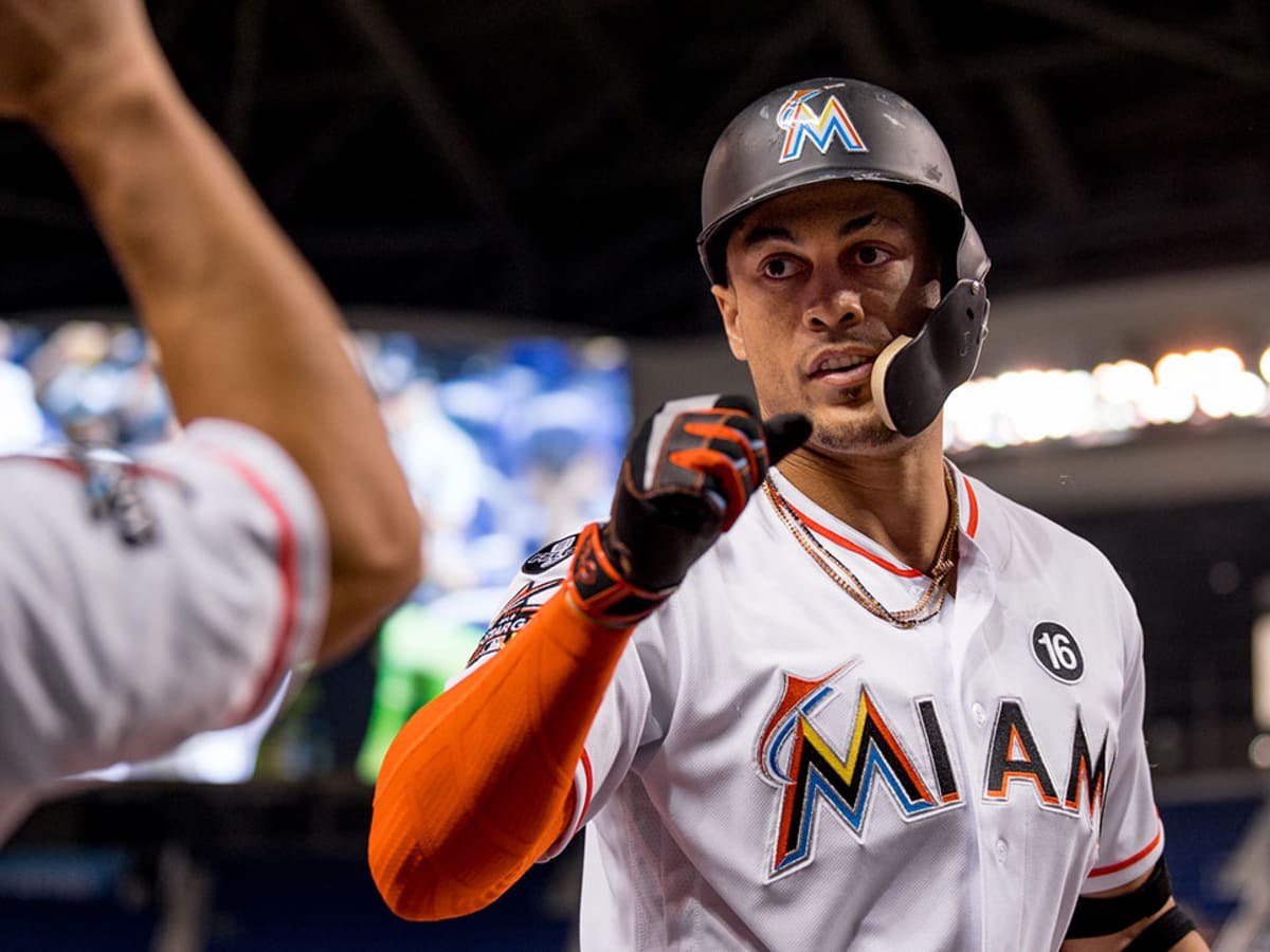 MLB 2018 Trade Rumors: Giancarlo Stanton Taking NL MVP Award to the Midwest?