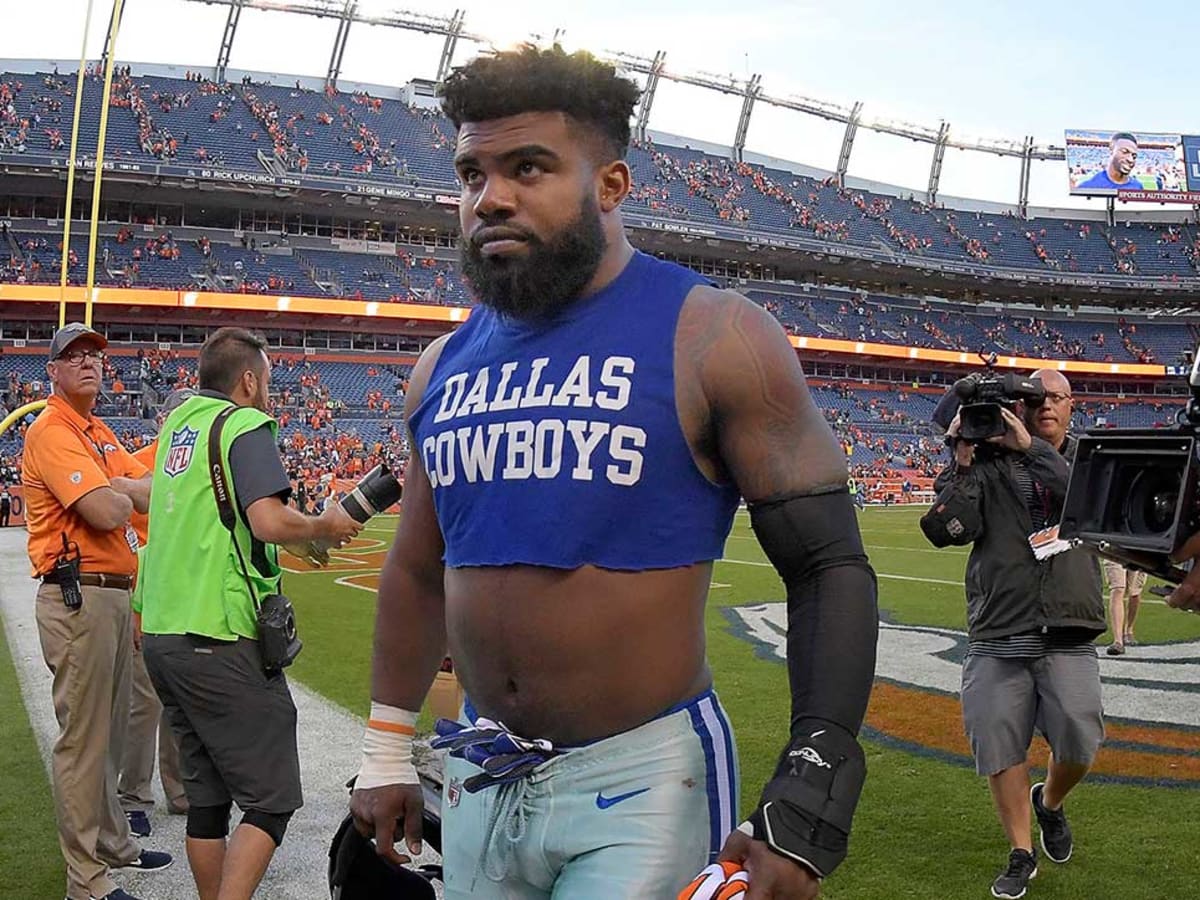 Should the Bucs sign Ezekiel Elliott? Tampa Bay fans weigh in