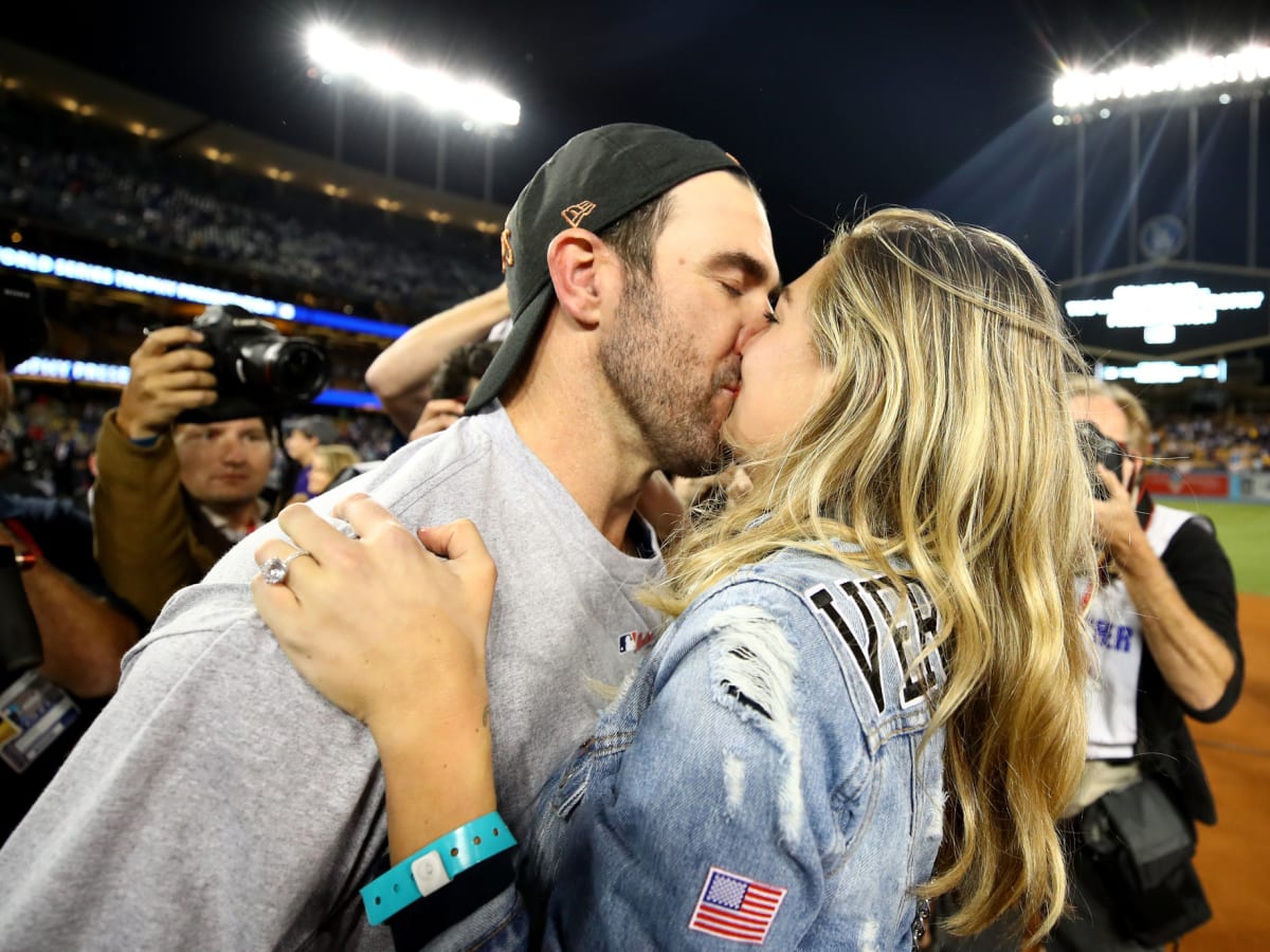 Scandal! Justin Verlander and Kate Upton get caught on Cavs Kiss